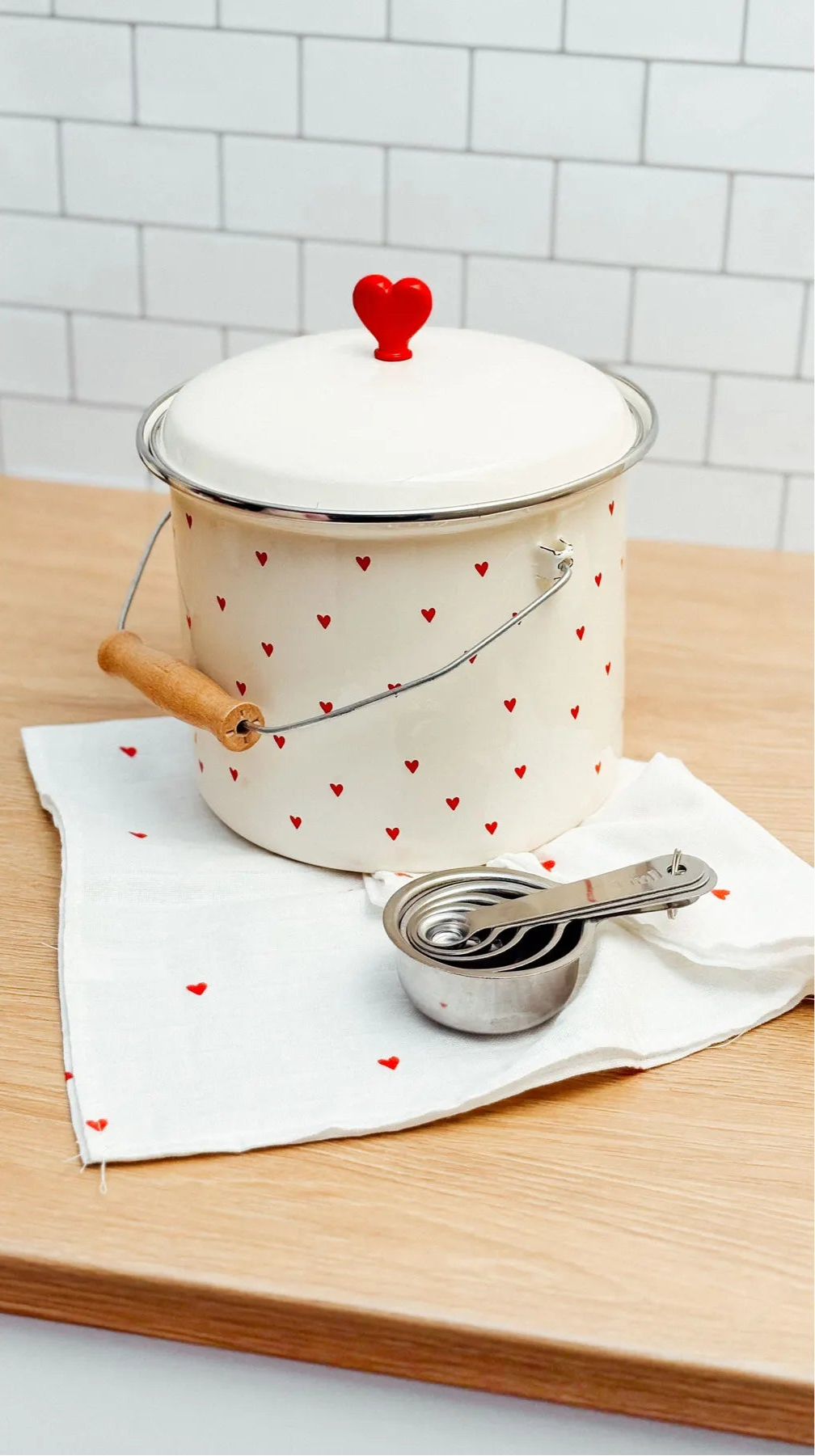 Cupid Enamel Bucket 20cm (3Litre)