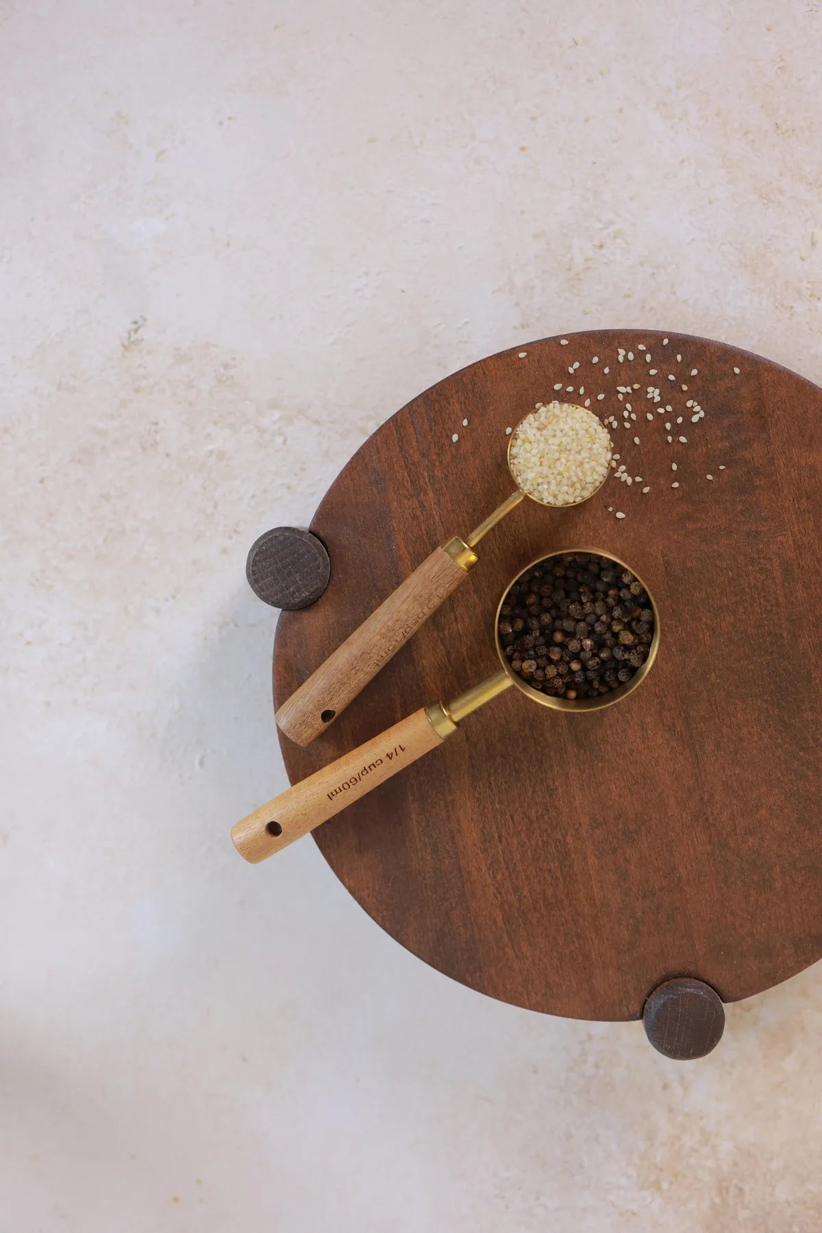 Wooden Round Accacia Stand 25 cm