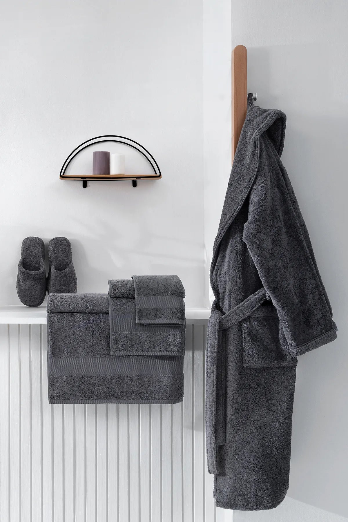 Essentials 3-Piece Bathroom Set | Slippers (42-44)