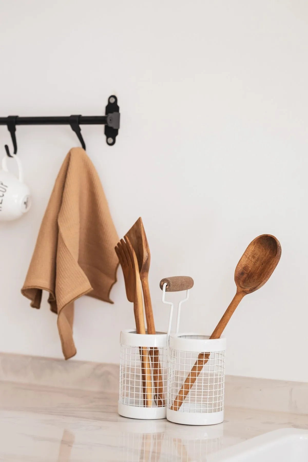 Wire Cutlery Storage Container