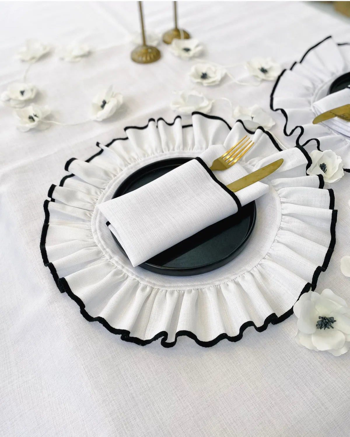 Shine White Linen Fabric Round American Service
