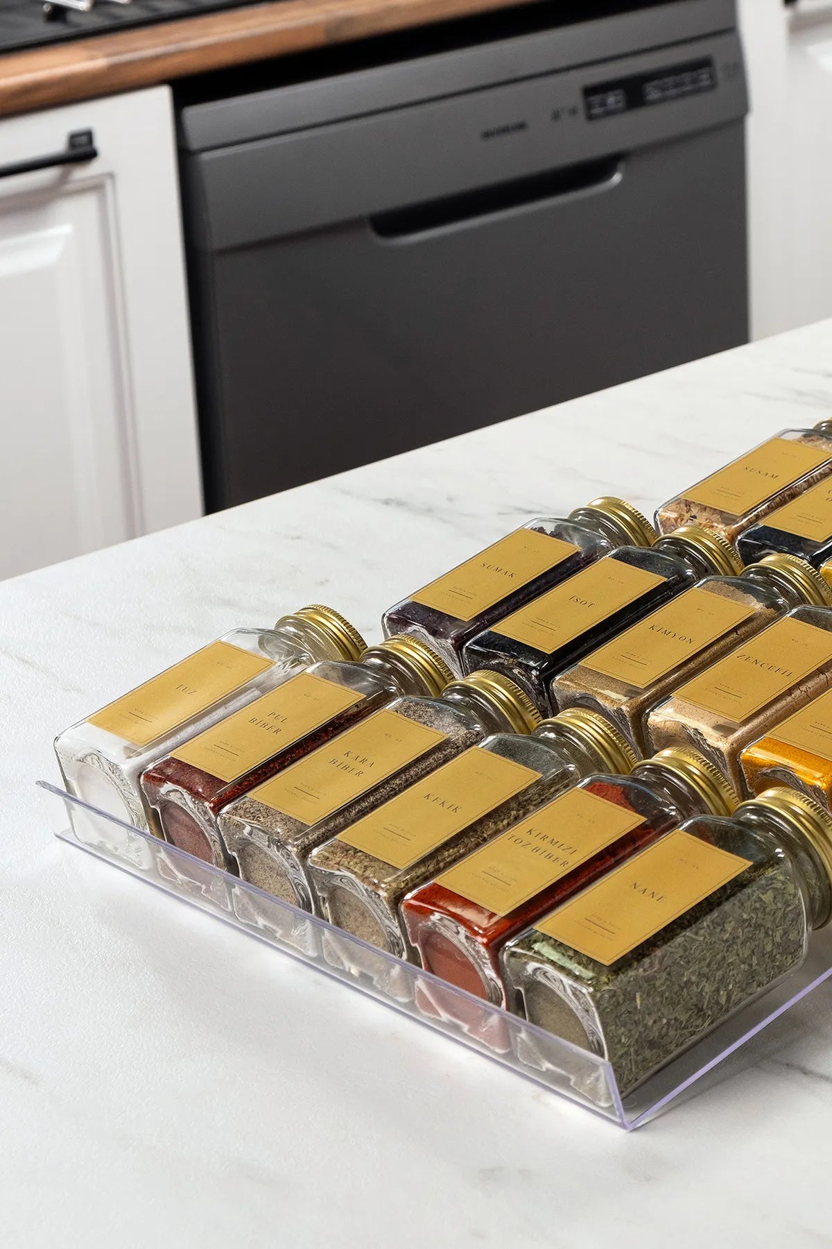 24 Piece Spice Jars With Plexiglass Stand