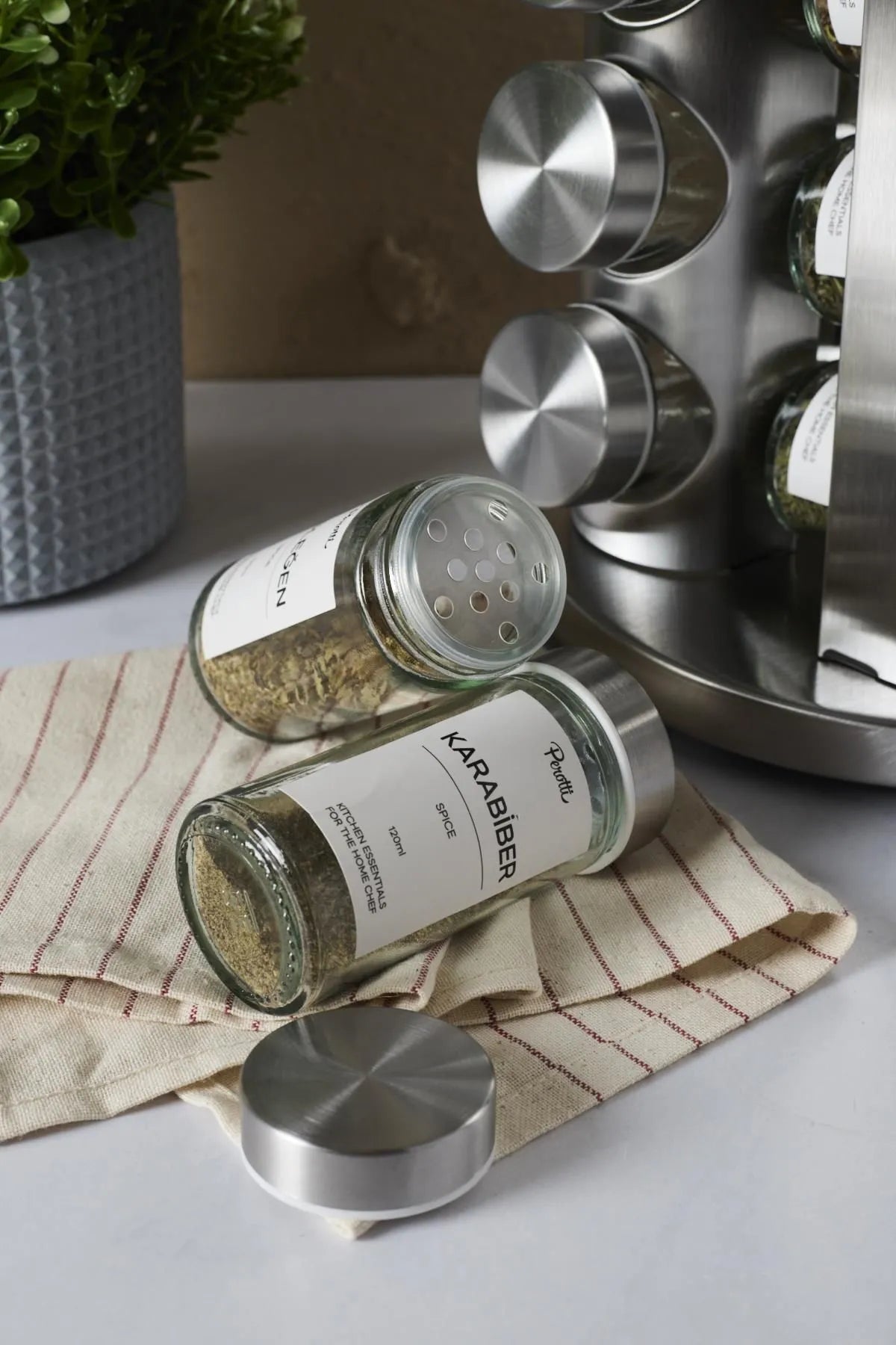 Set of 12 Spice Jars with Metal Rotating Stand