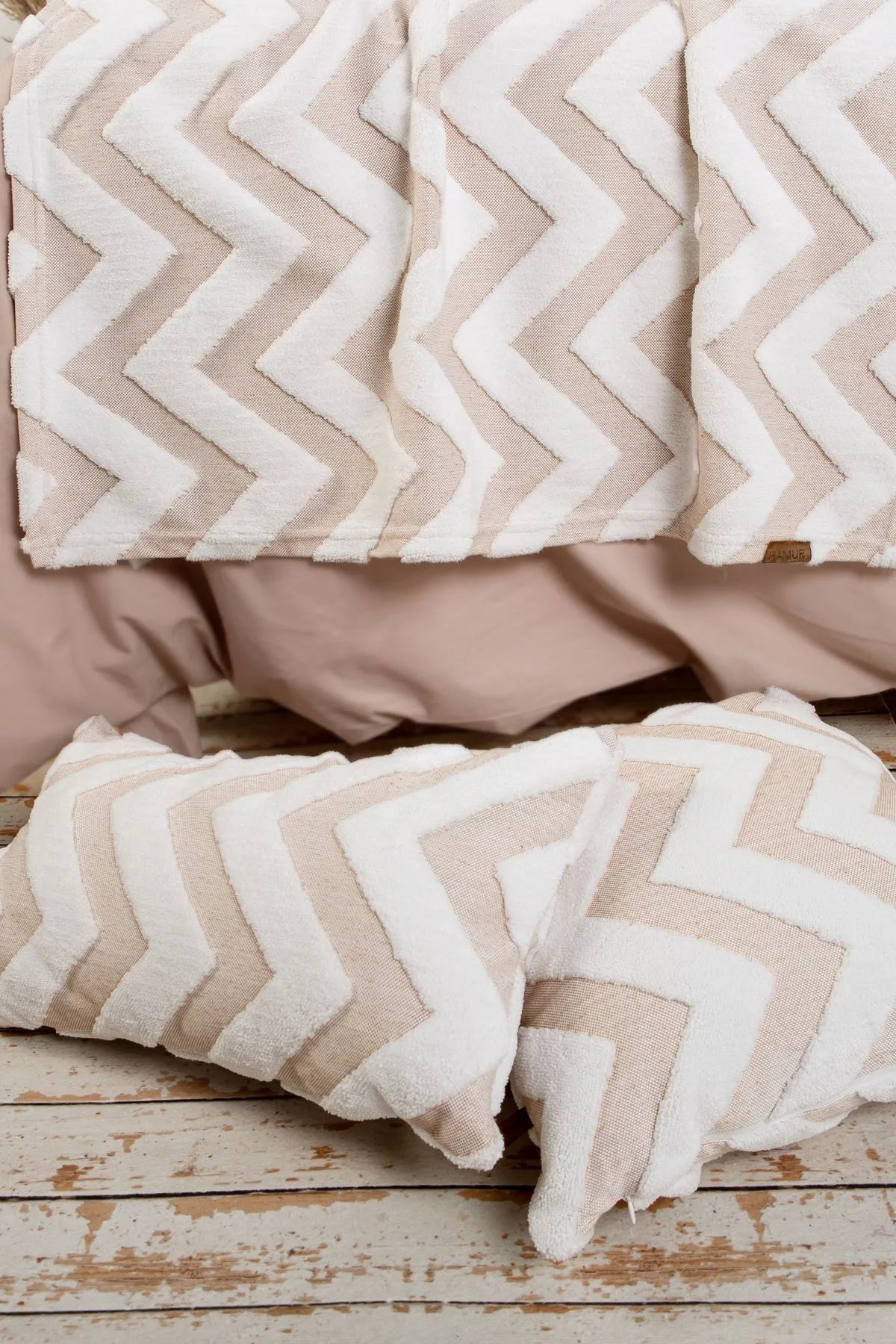 Line Bed Runner Set Scandinavian Bohemian Pattern
