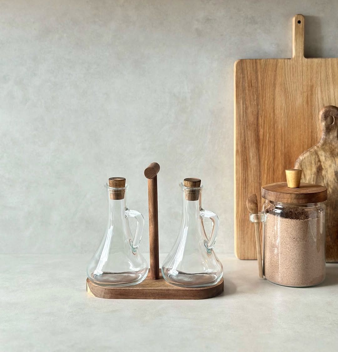 2 Piece Acacia Stand Oil Set
