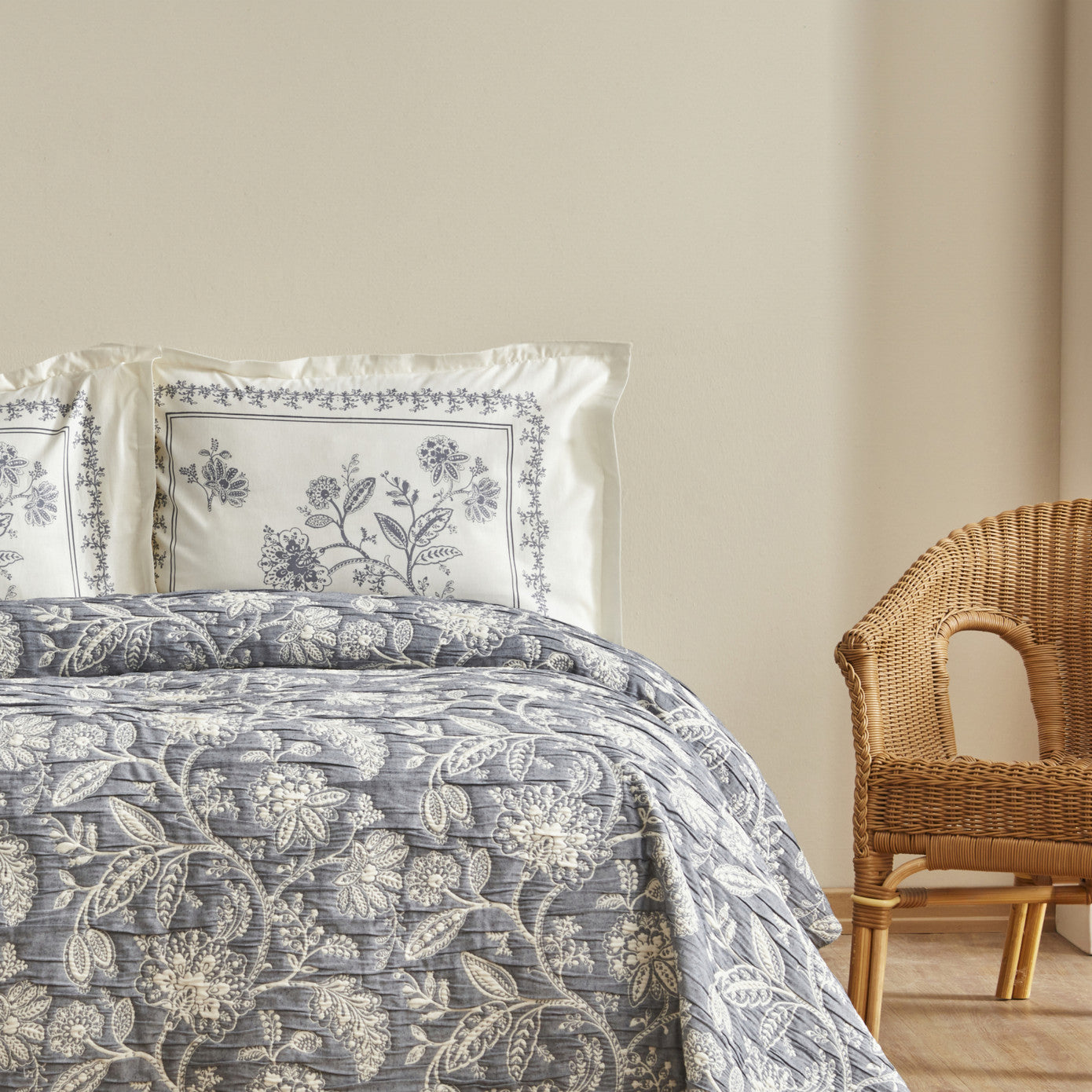 Clay Double Bedspread Set
