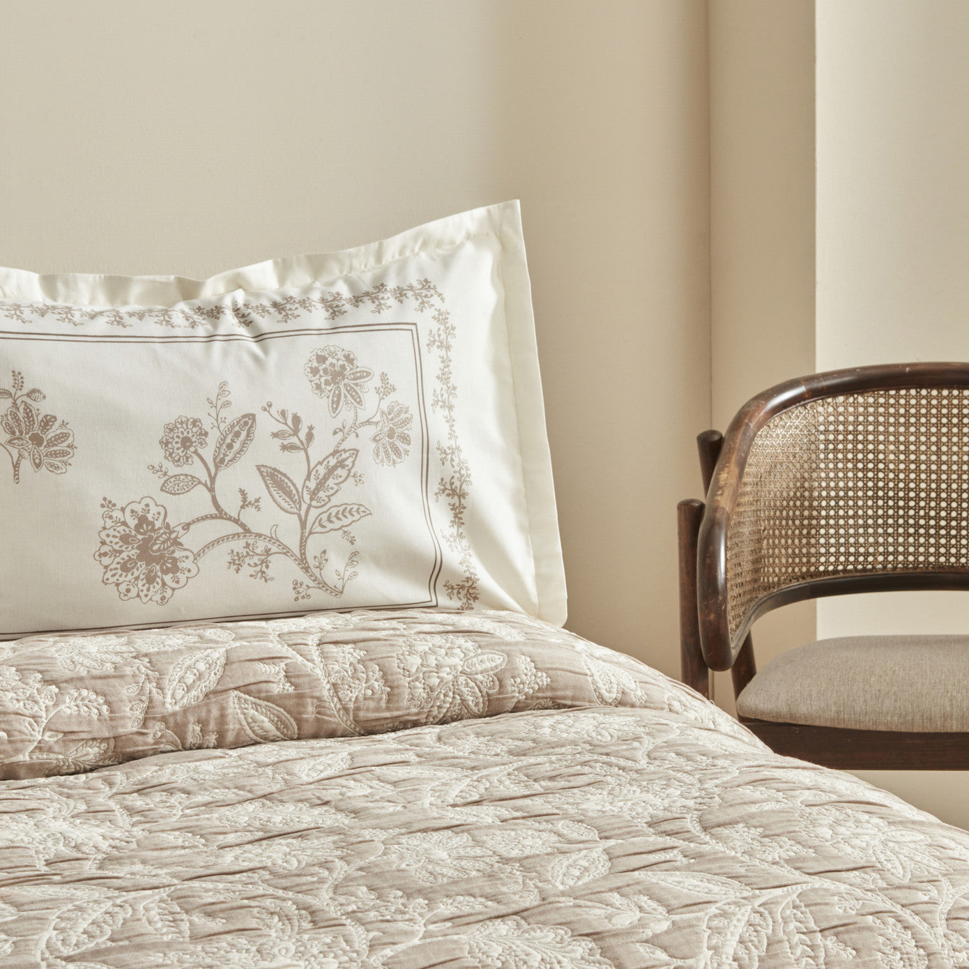 Clay Double Bedspread Set