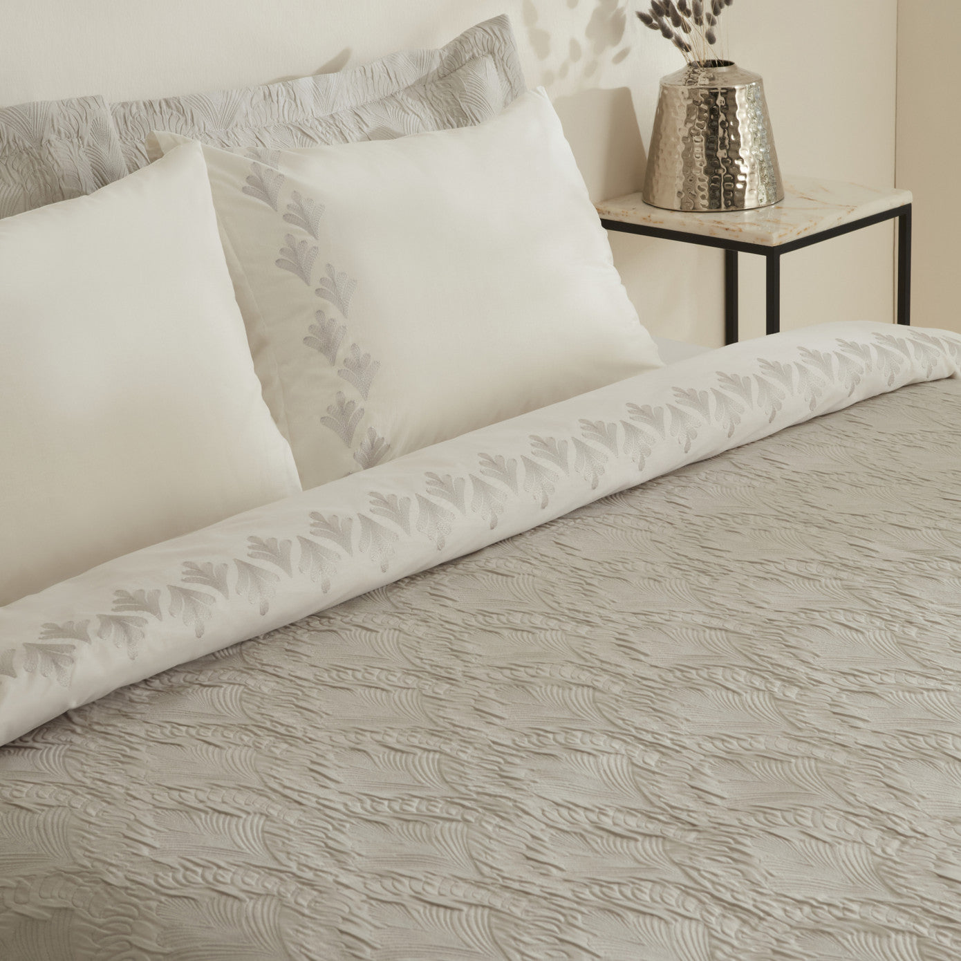 Ruby Double Duvet and Bedspread Set