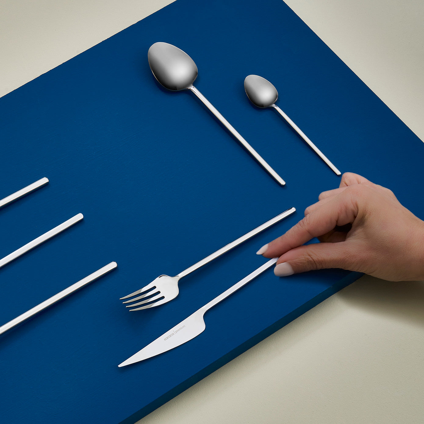 316+ Premium Sirius Platinum 12 Person 84 Piece Cutlery Set