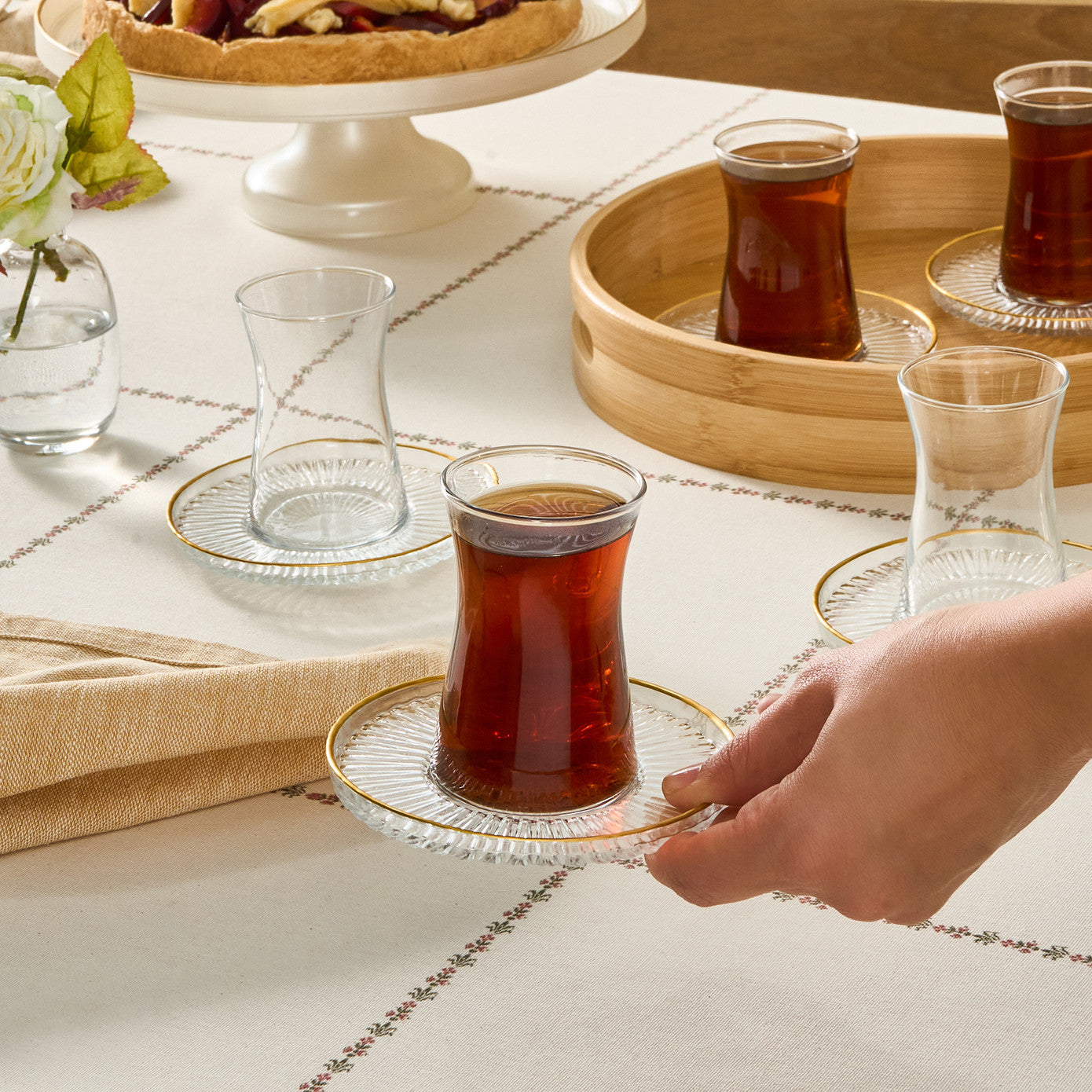 Nilüfer 12 Piece Tea Set