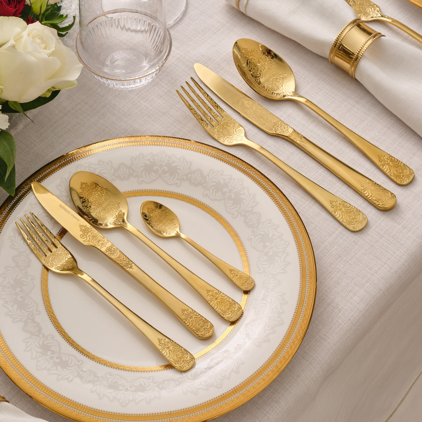 Elegance Bellatrix Gold 12 Person 84 Piece Cutlery Set