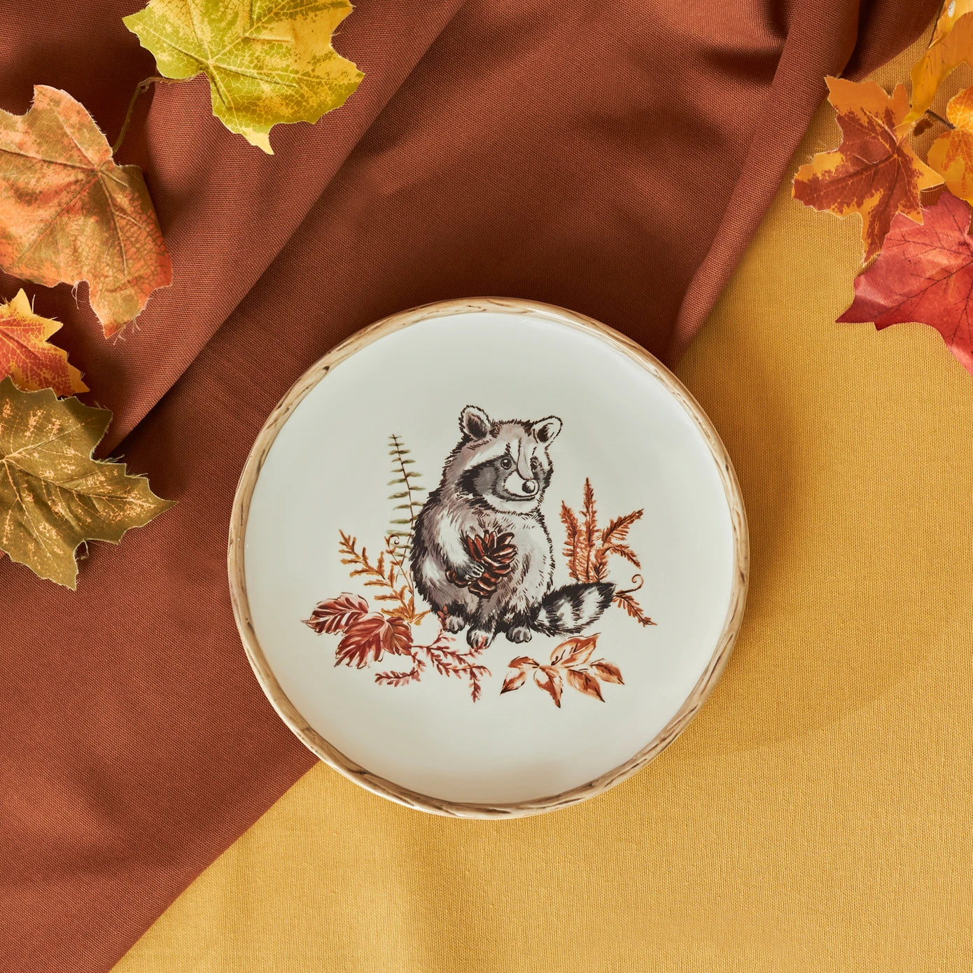 Cozy Raccoon Cake Plate 21 cm