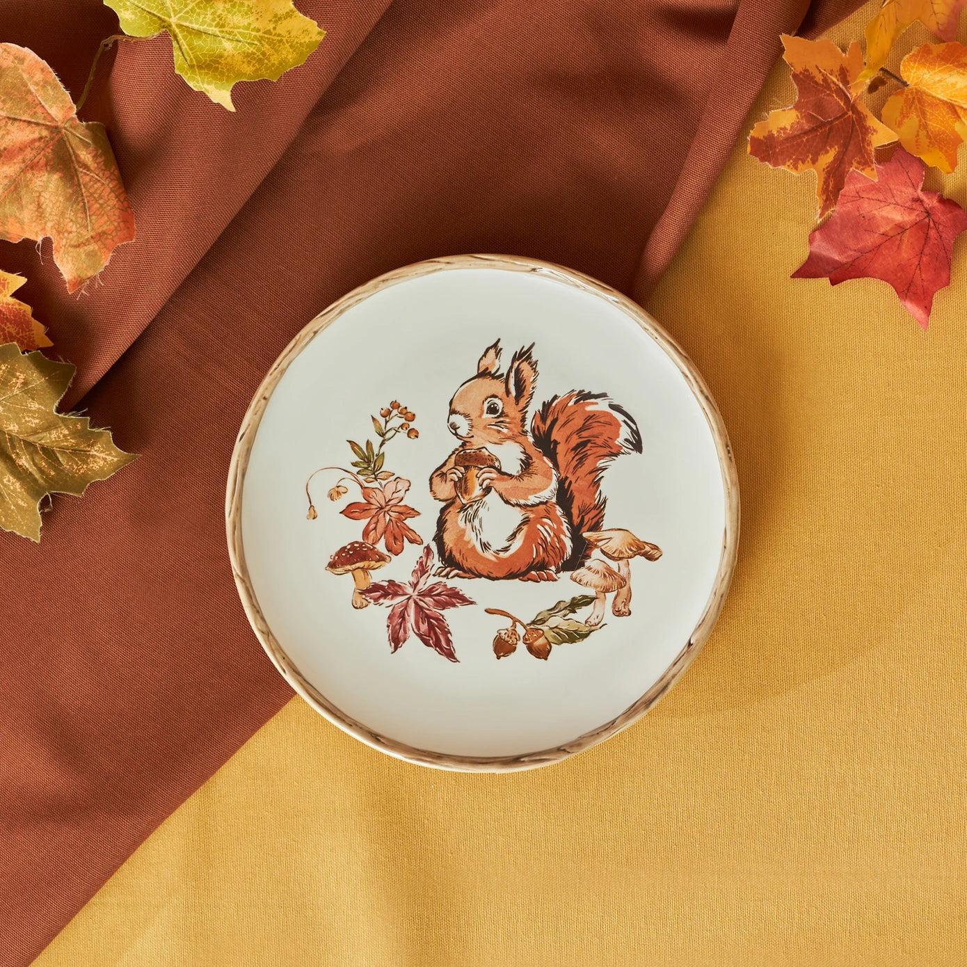 Cozy Squirrel Cake Plate 21 cm