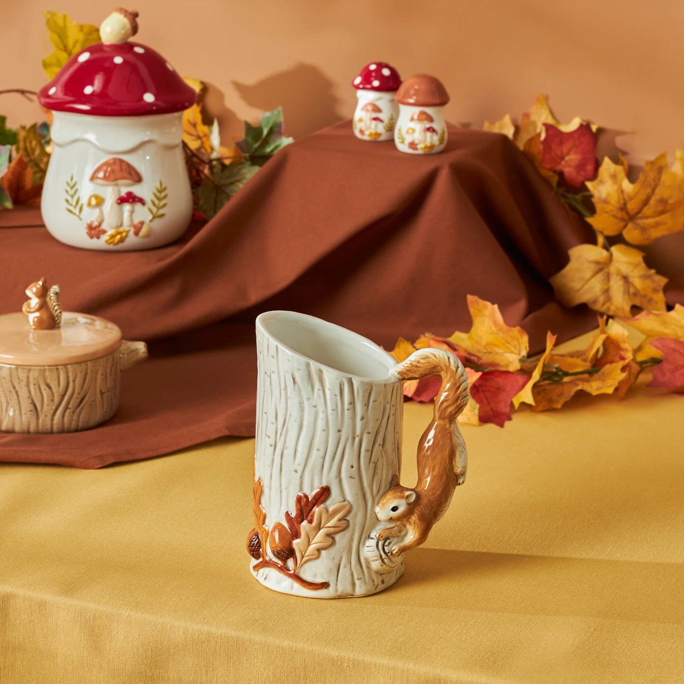 Cozy Squirrel Pitcher 640 ml