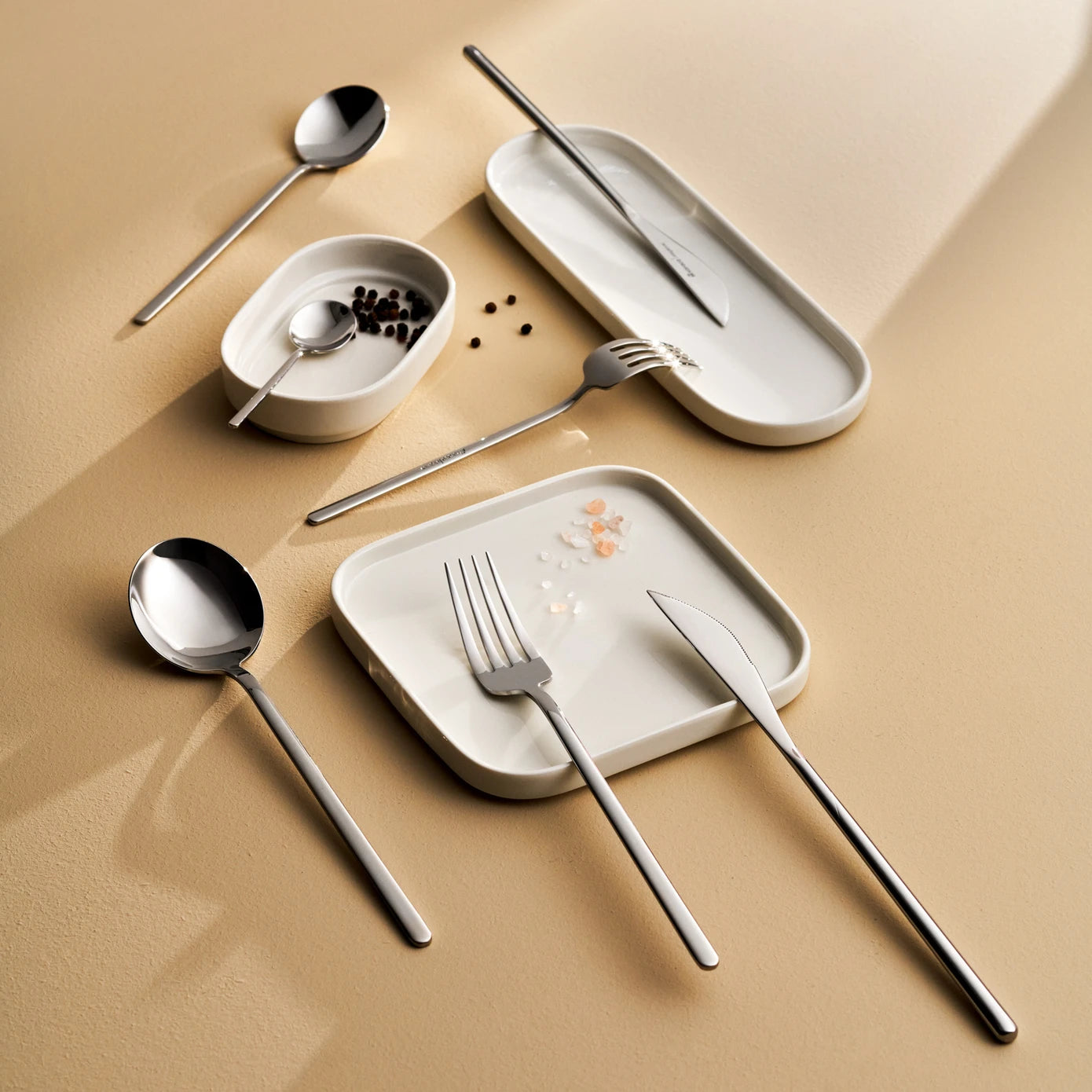 Elegance Focus Platinum 12 Person 84 Piece Cutlery Set