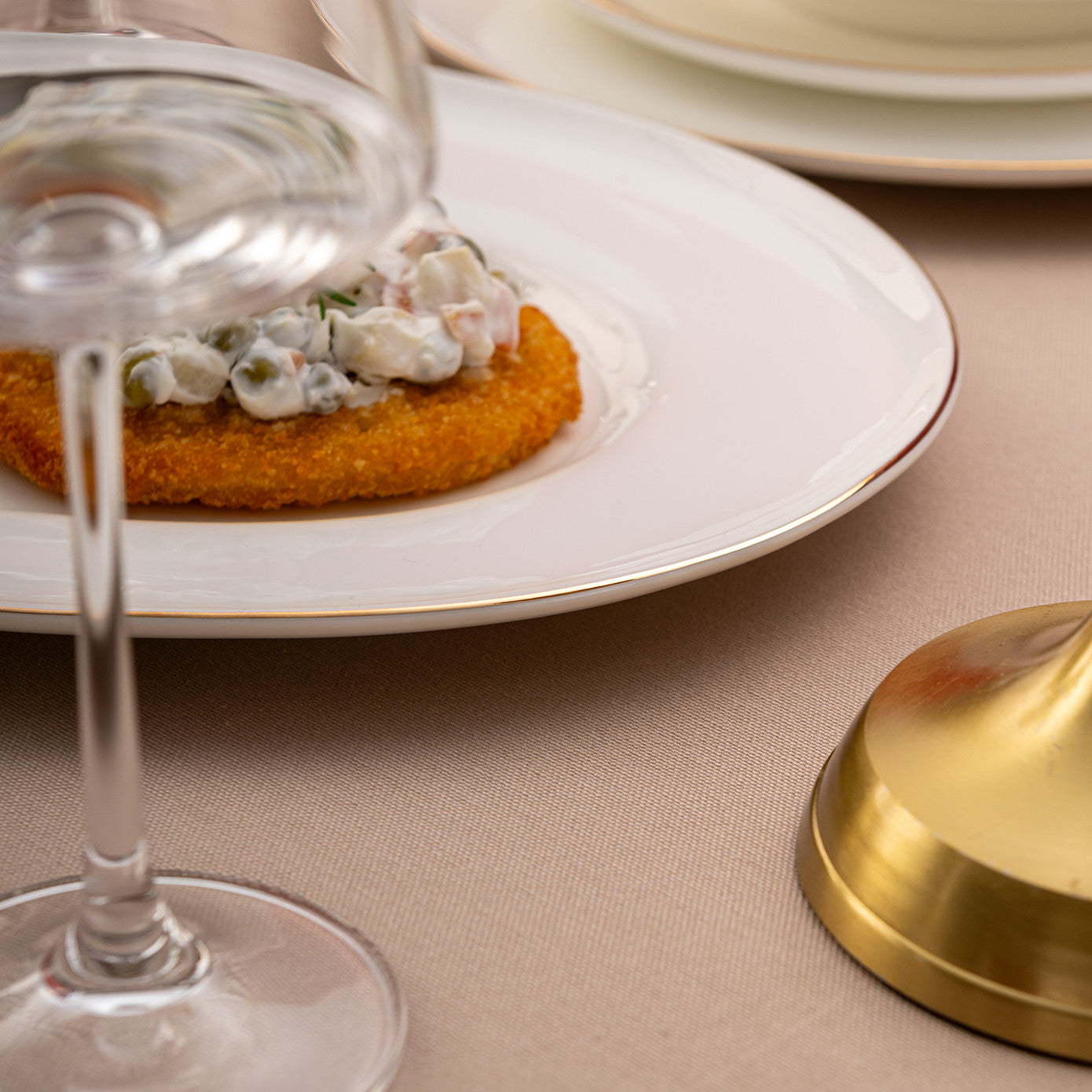 Emsan Alicia Fine Bone 60 Piece Round Dinner Set for 12 People Gold