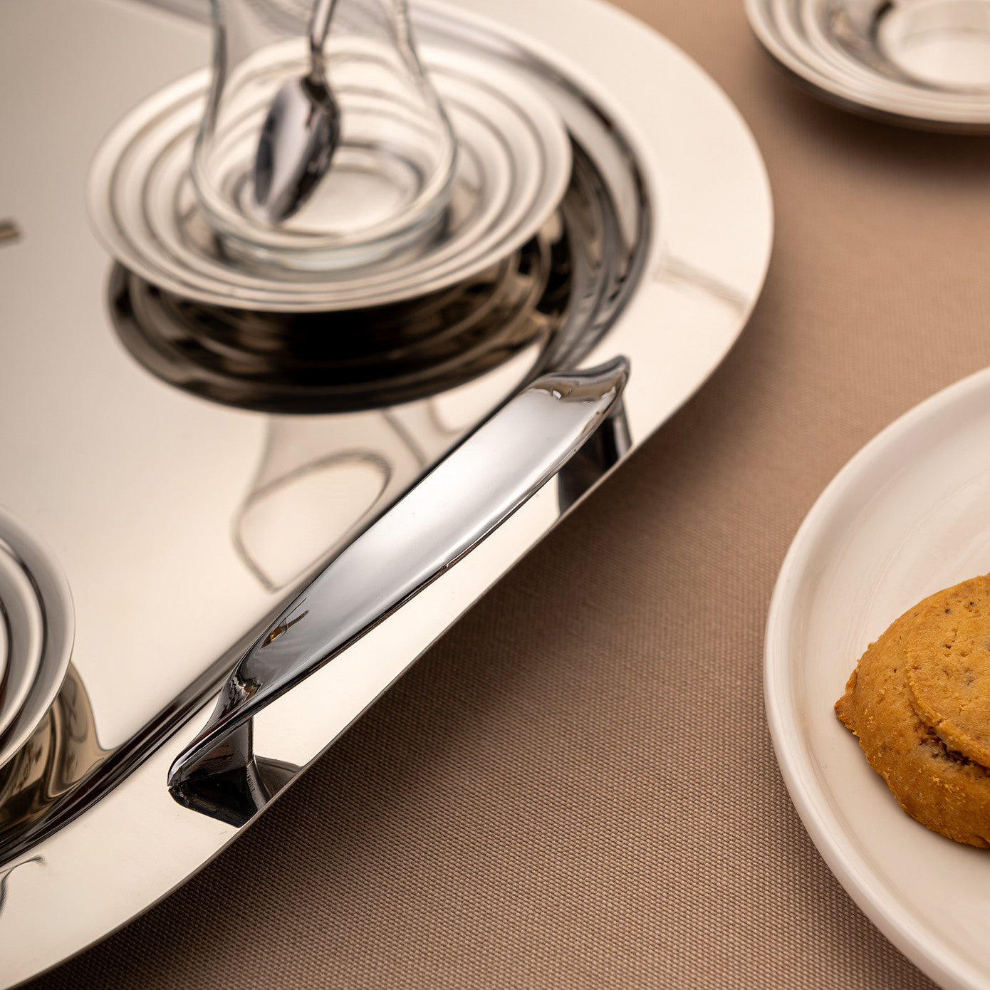 Ozgun 40 Piece Tea Set