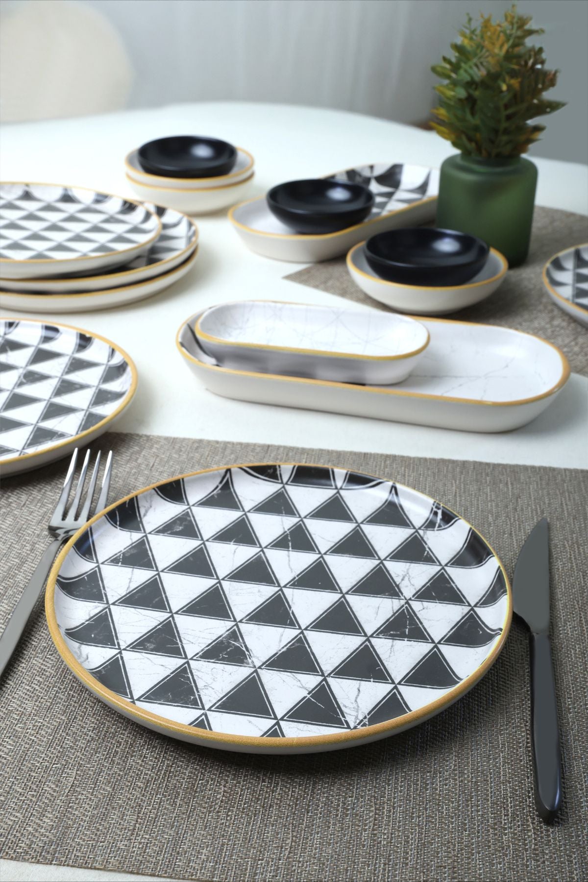 Trigon Breakfast Set, 18 Pieces, for 6 People