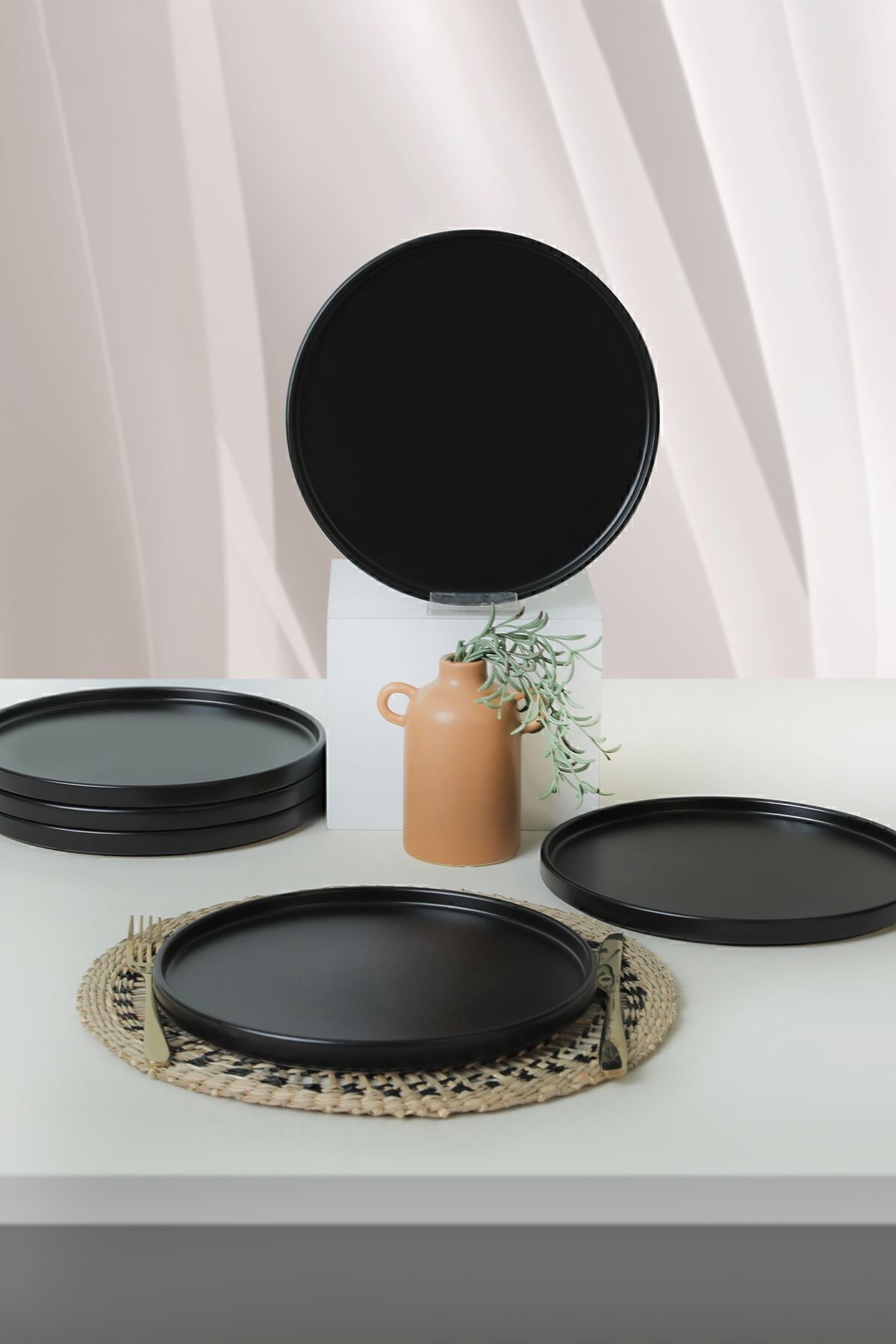 Matte Black Stackable Serving Plate 27 Cm 6 Pieces