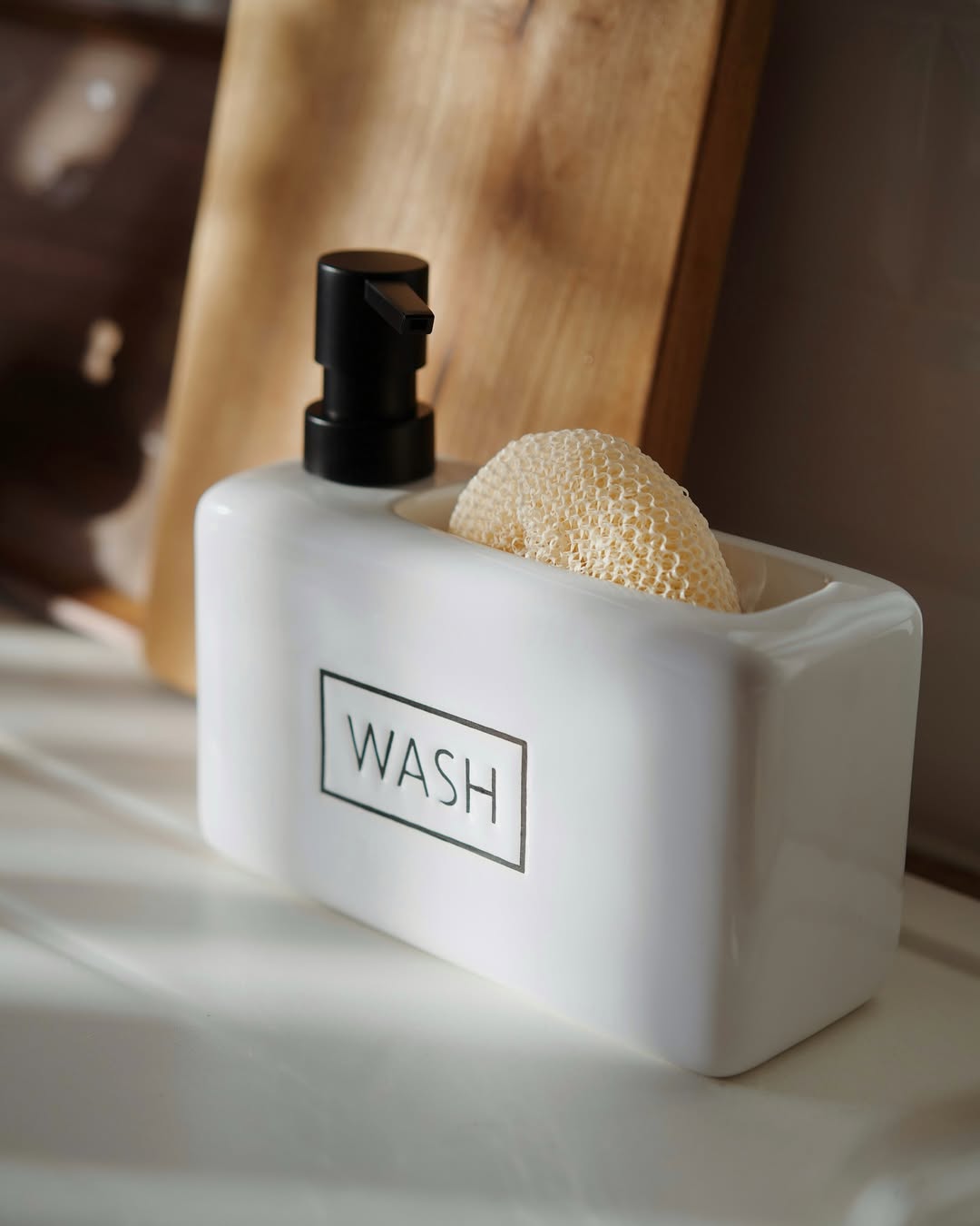 Ceramic liquid soap dispenser