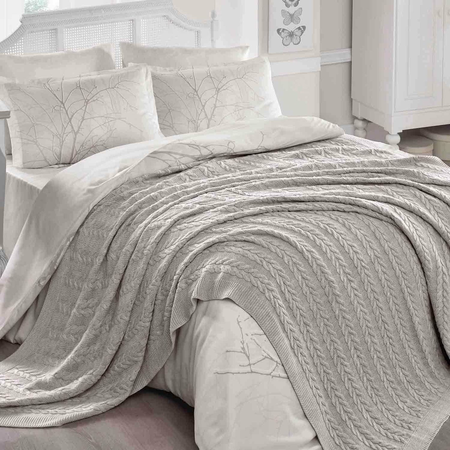 Knitted Blanket 220x240 cm - Premium Quality