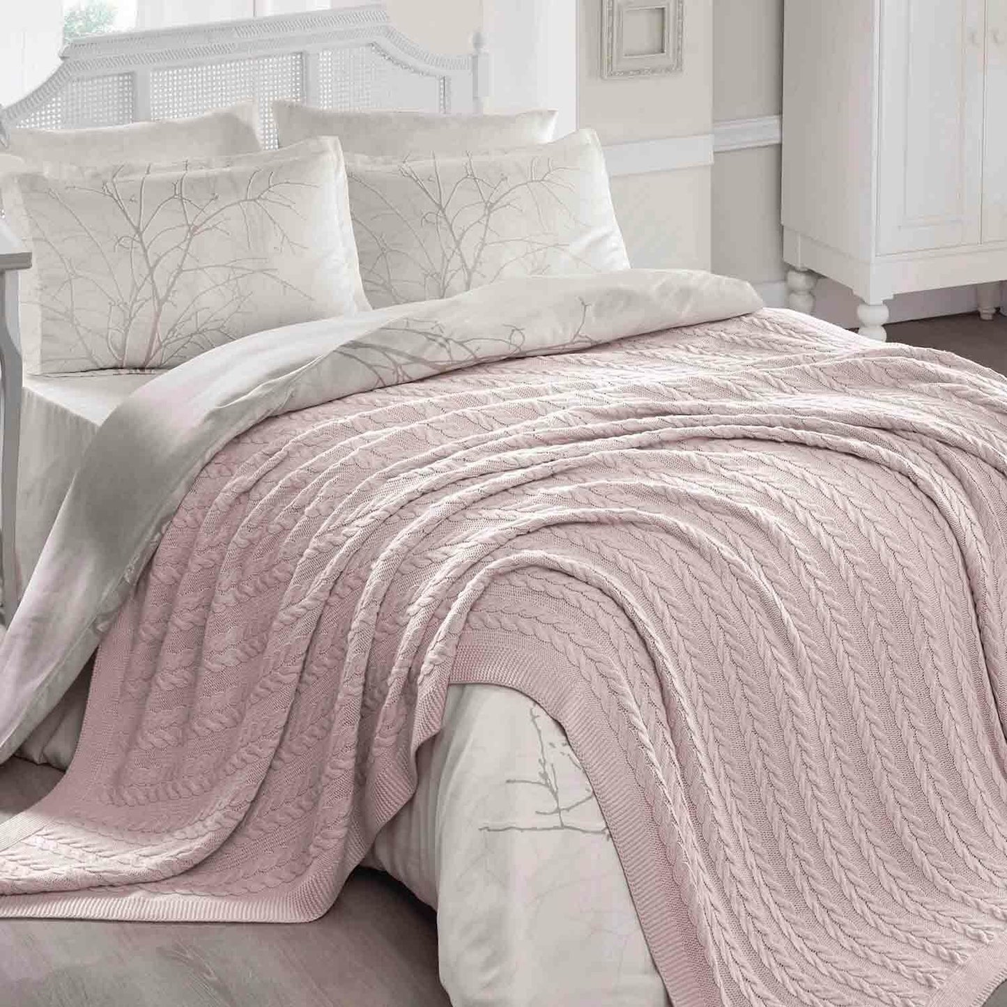 Knitted Blanket 220x240 cm - Premium Quality