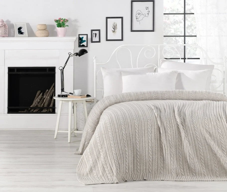 Knitted Blanket 220x240 cm - Premium Quality