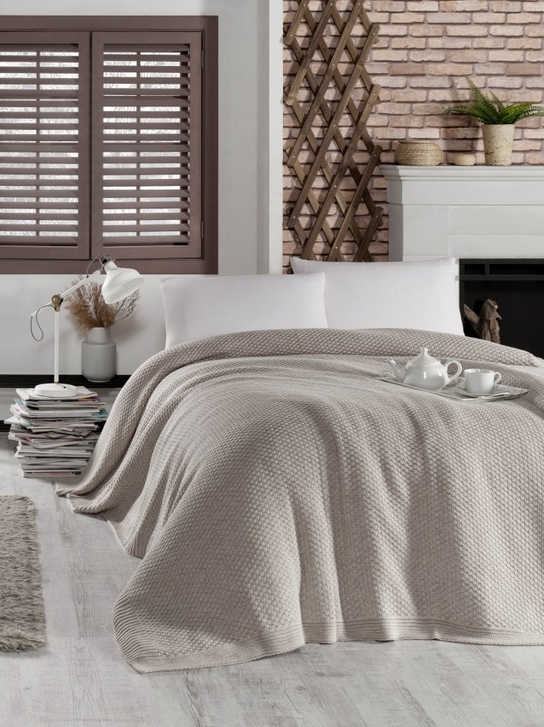Knitted Blanket 220x240 cm - Premium Quality
