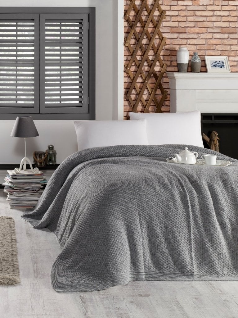 Knitted Blanket 220x240 cm - Premium Quality