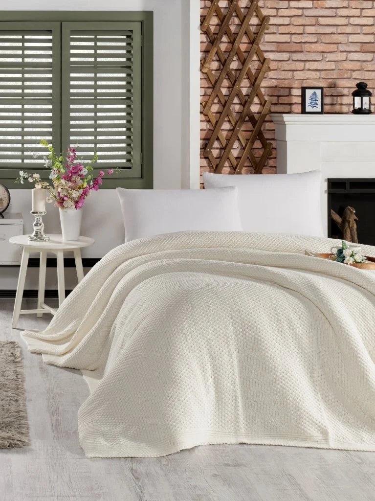 Knitted Blanket 220x240 cm - Premium Quality