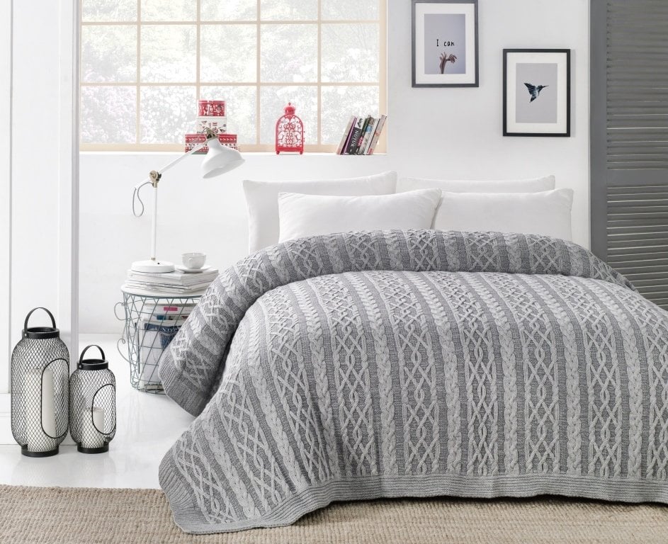 Knitted Blanket 220x240 cm - Premium Quality