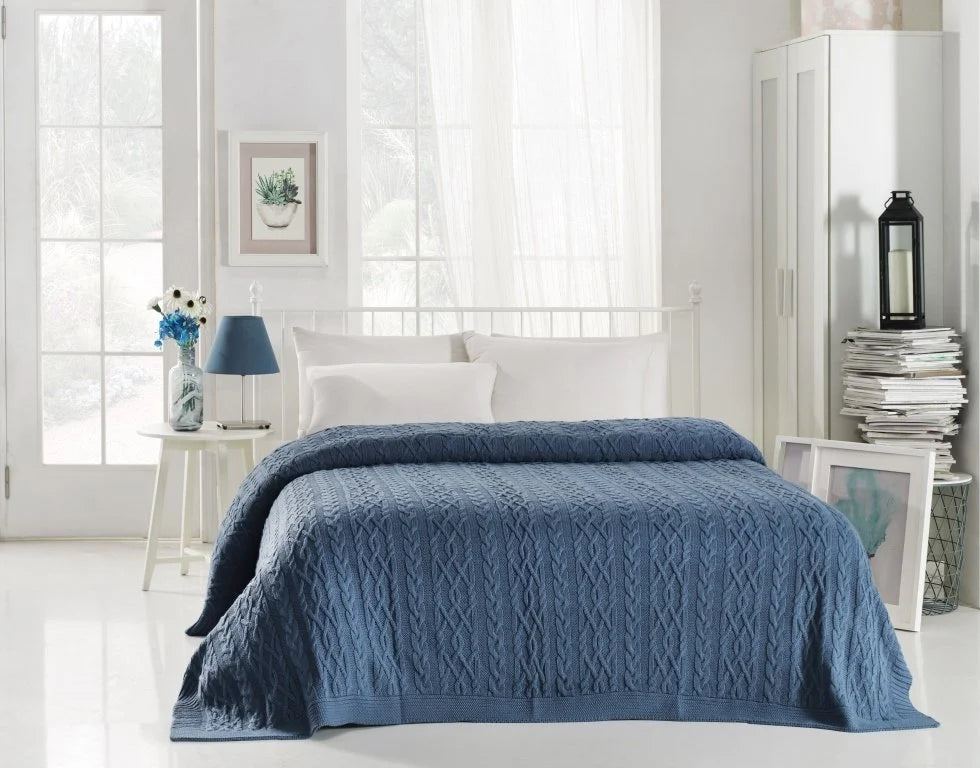 Knitted Blanket 220x240 cm - Premium Quality