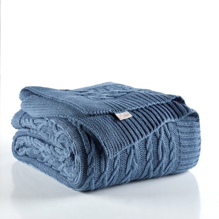 Knitted Blanket 220x240 cm - Premium Quality