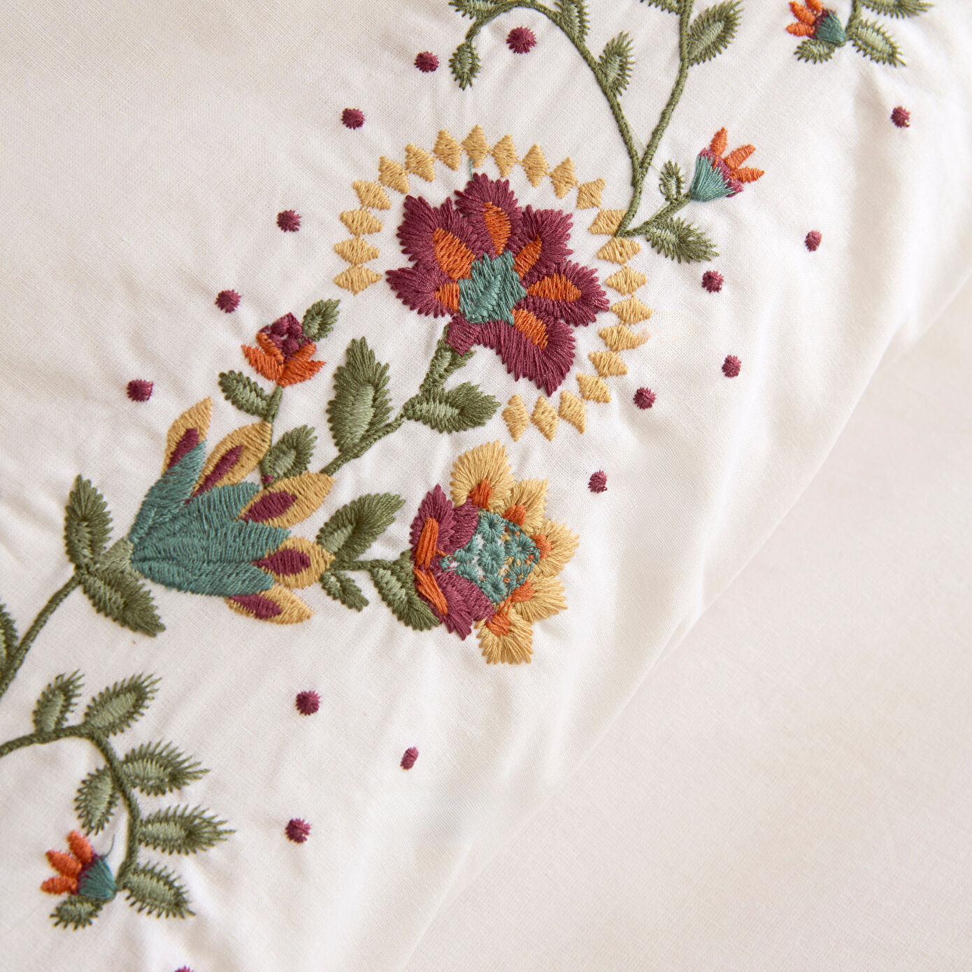 Dornel 100% Cotton Embroidered Double Duvet Cover Set White