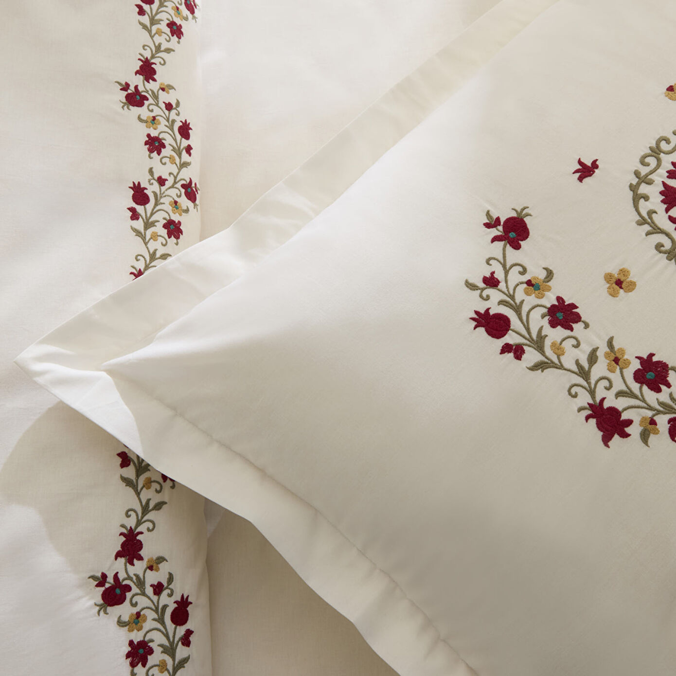 Layali Embroidered Double Duvet Cover Set White