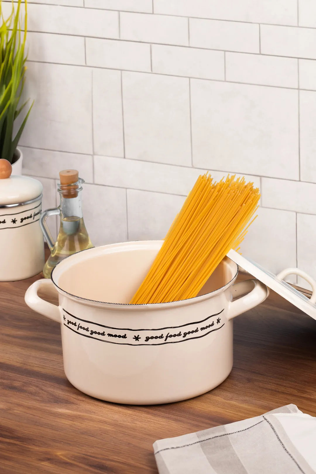 Mood Enamel 20cm Pot - 3 Liters