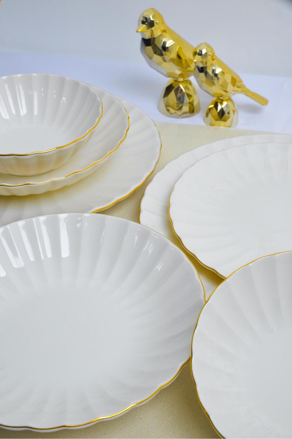 Isabelia Premium 24 Piece 6 Person Set