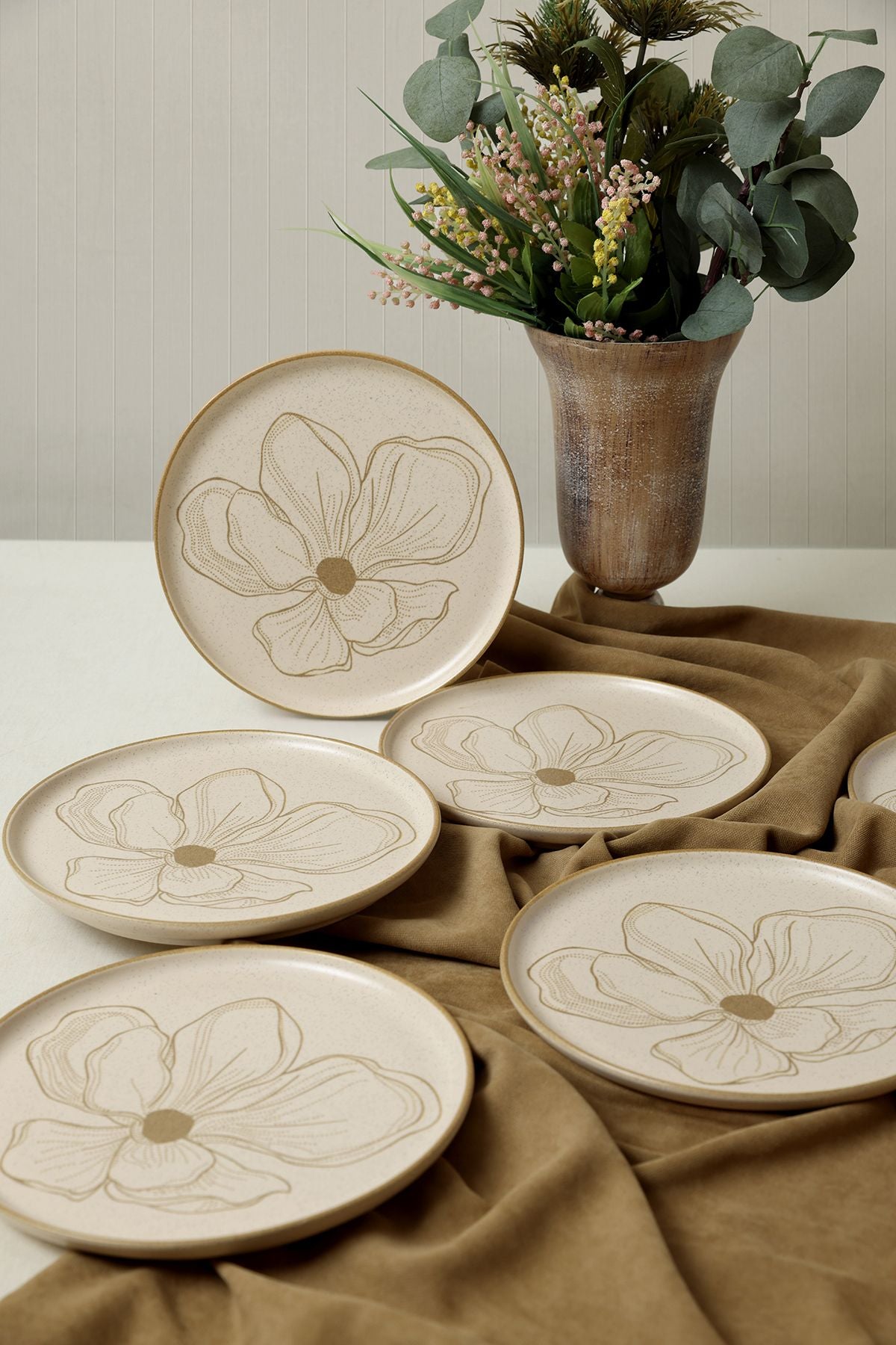 Taupe Bloom Nordic Cake Plate 22 cm 6 Pieces