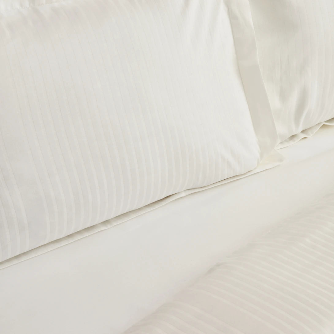 Uniq 100% Cotton Satin Double Duvet Cover Set White