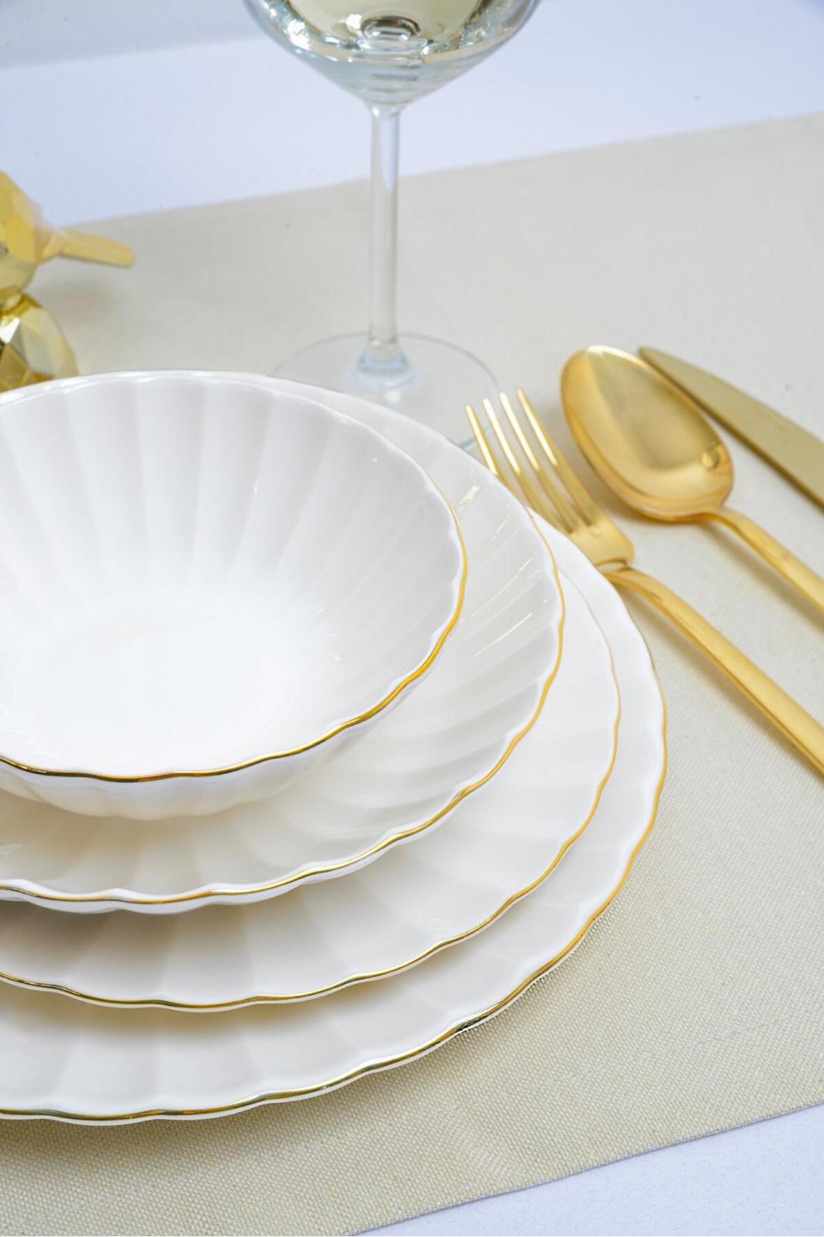 Isabelia Premium 24 Piece 6 Person Set