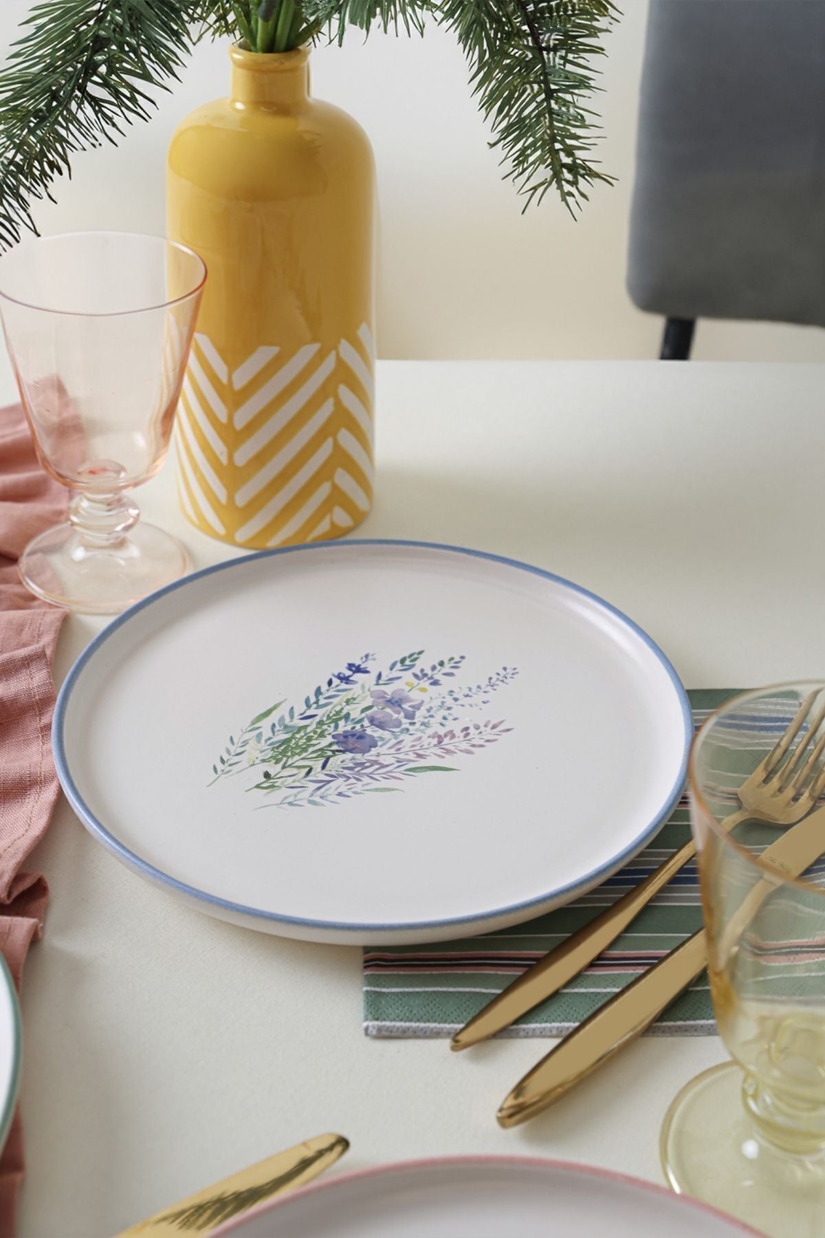 Elegant Blossoms Cake Plate 22 Cm 6 Pieces