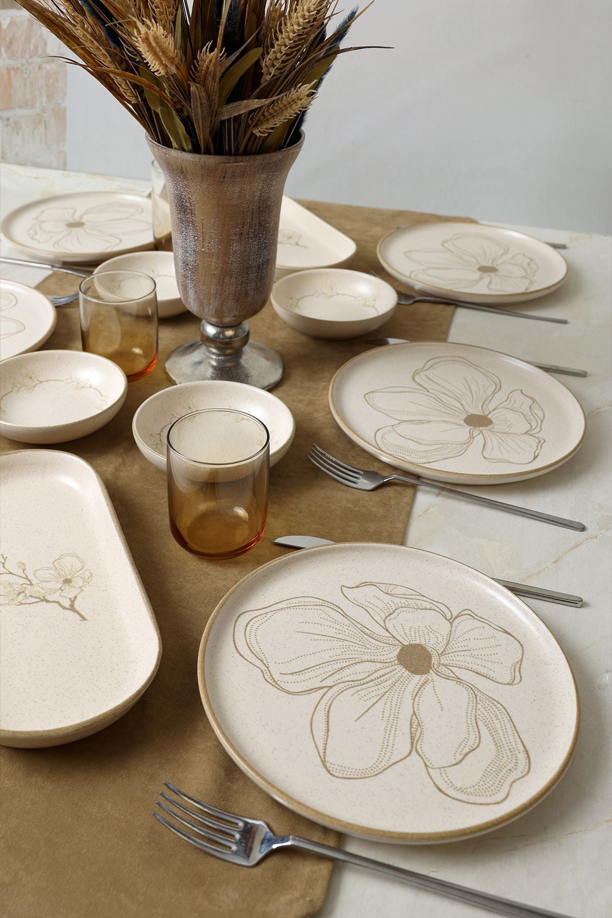 Taupe Bloom Breakfast Set 12 Pieces for 6 People