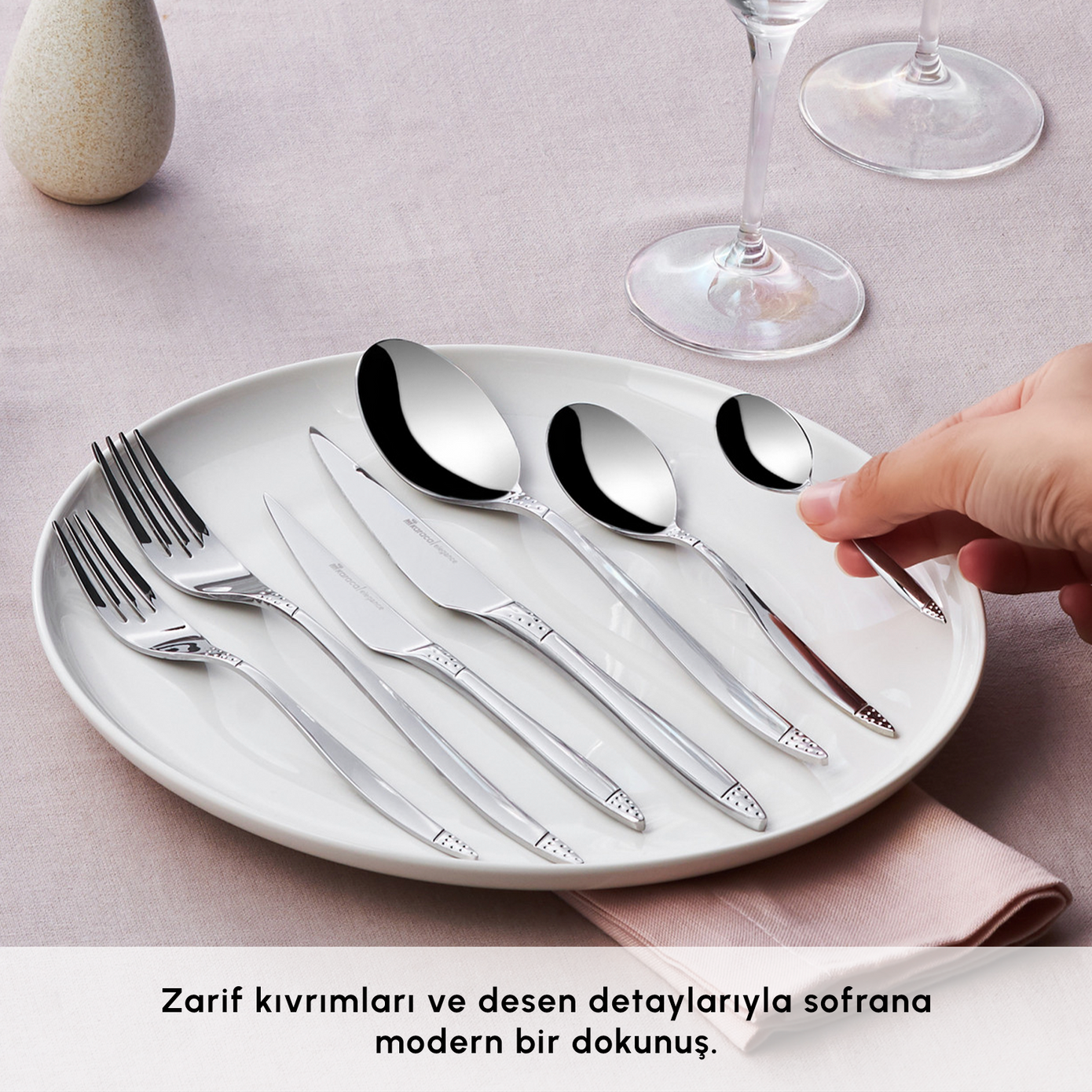 Elegance Holey Platinum 12 Person 84 Piece Cutlery Set