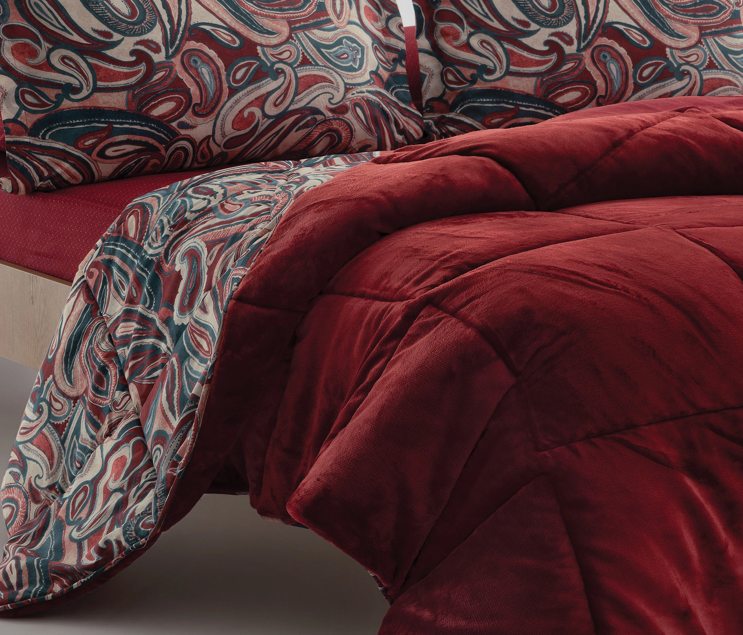 Barlett Triola Sleeping Set - Claret Red