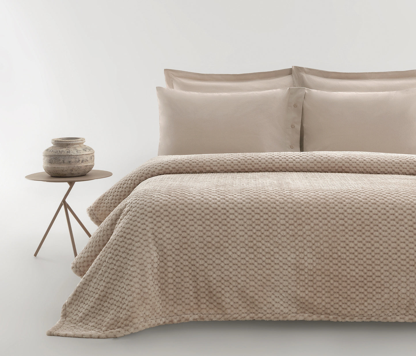 Averia Wellsoft Double Blanket – Beige