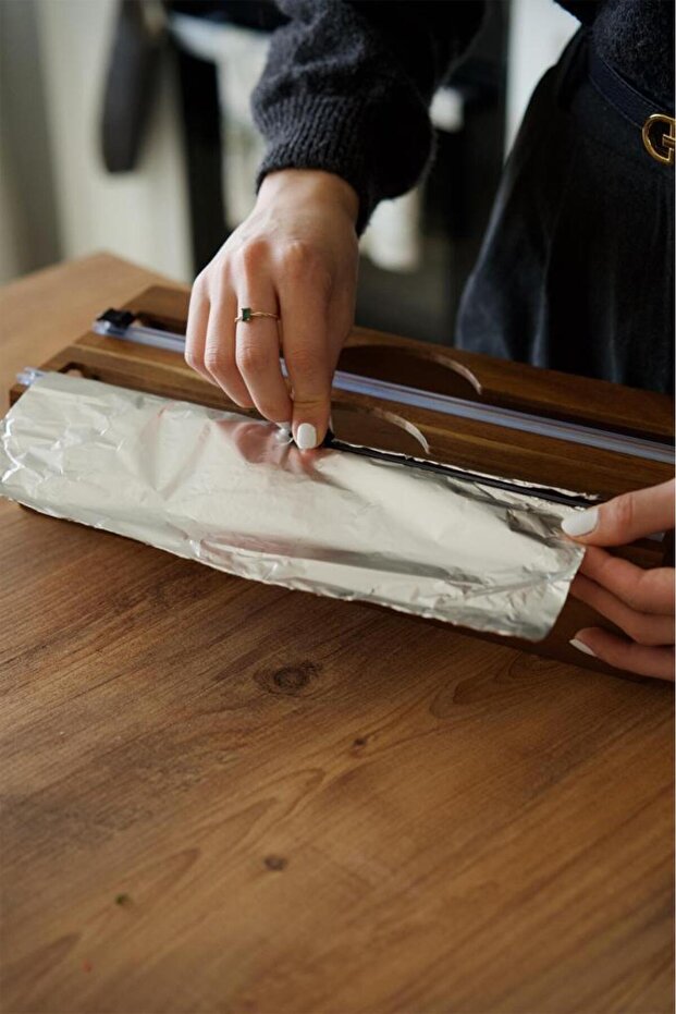 Accacia 2 Piece Organizer Stretch and Foil Cutter