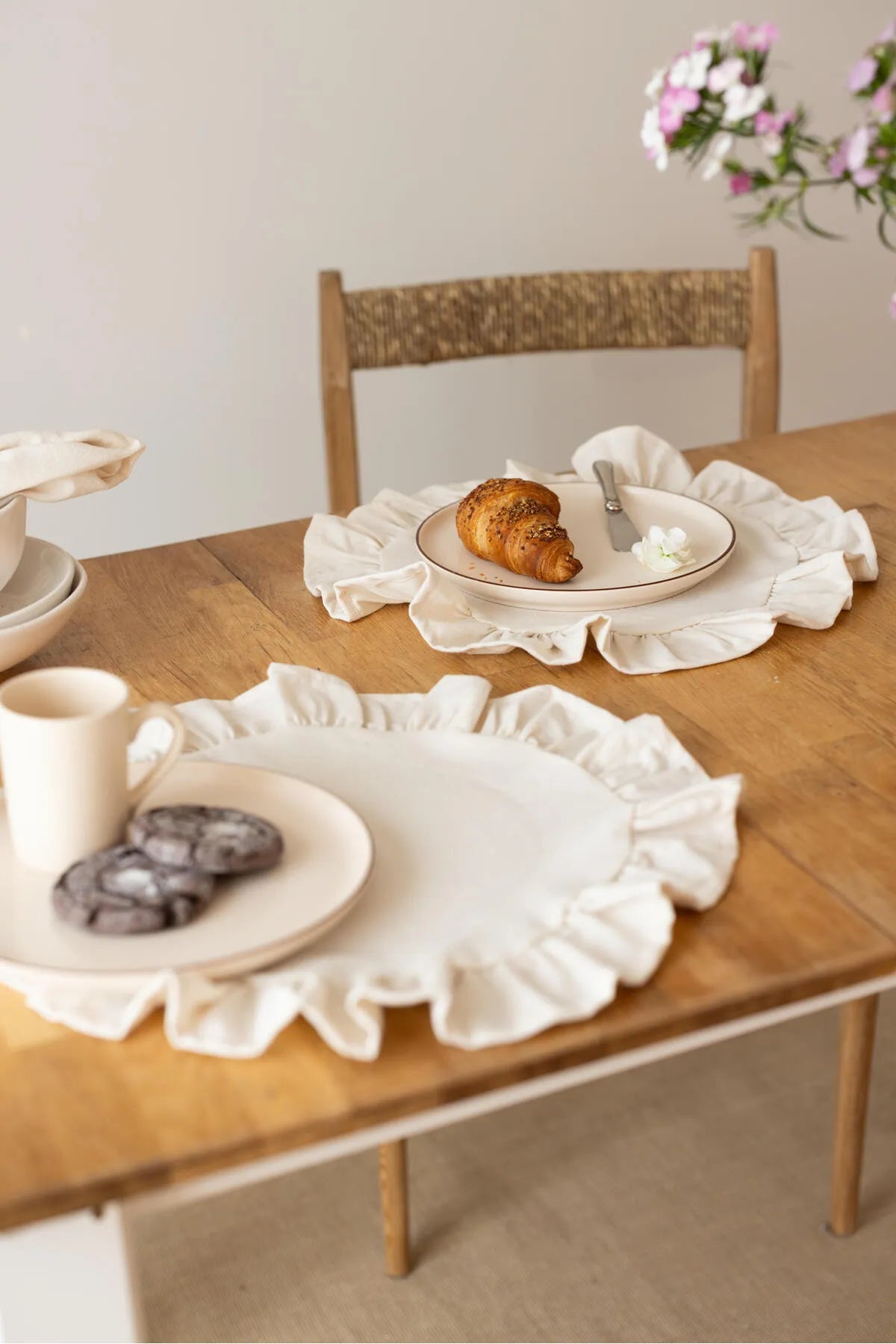 Ruffle 6 Piece Raw Linen Round Beige Placemat 40cm