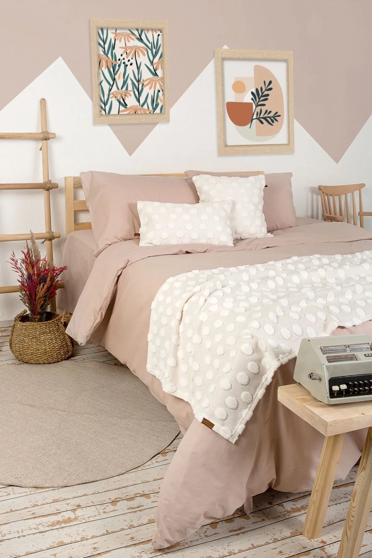 Point Bed Runner Set Scandinavian Bohemian Pattern