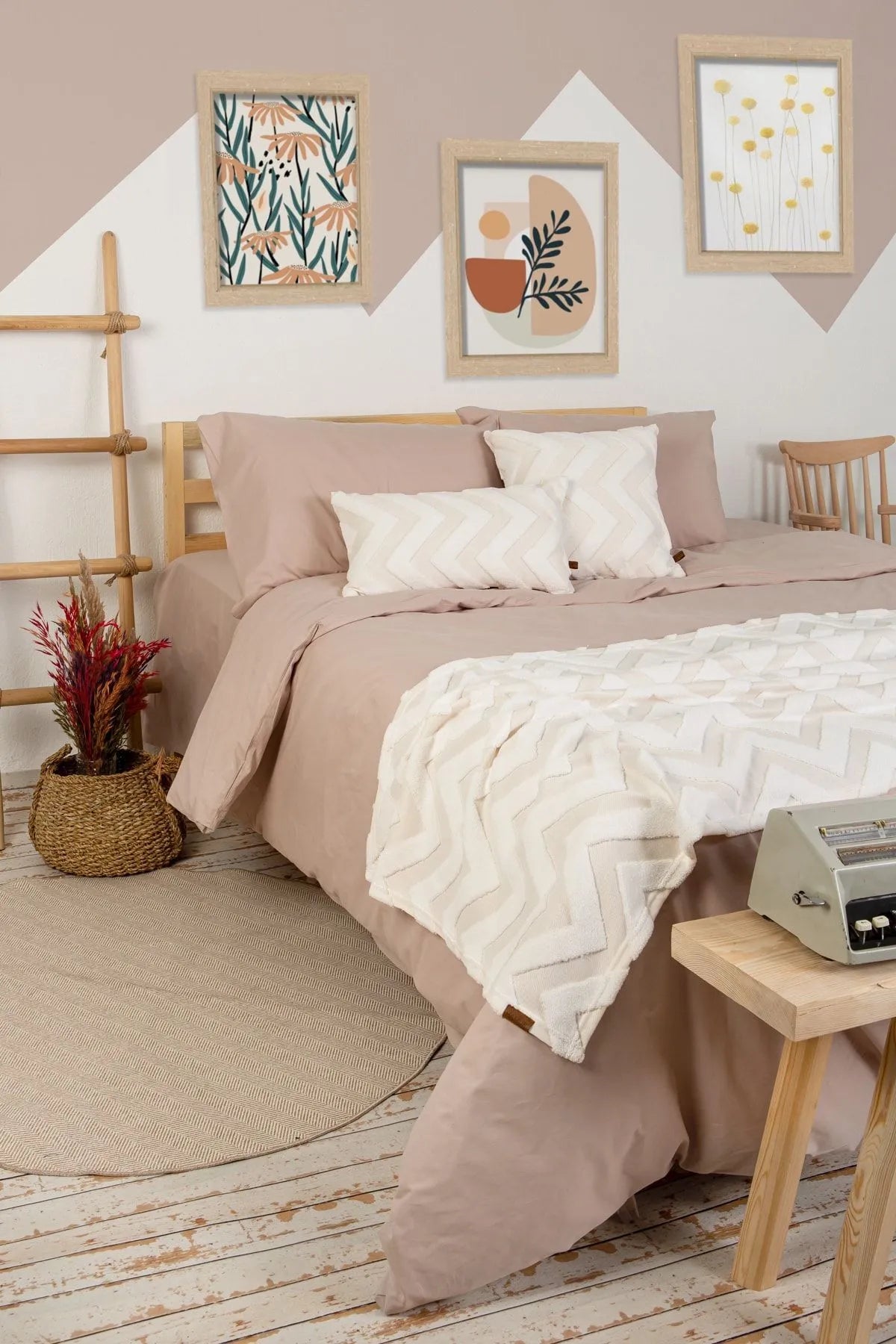 Line Bed Runner Set Scandinavian Bohemian Pattern