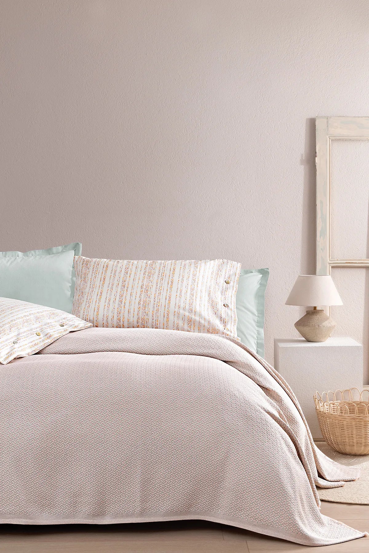 Leon Double Bedspread - Sage